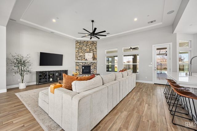 16612 Bellewood Place, Bakersfield, CA 93314