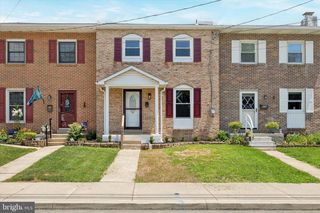 524 DOTTS ST, Pennsburg, PA 18073
