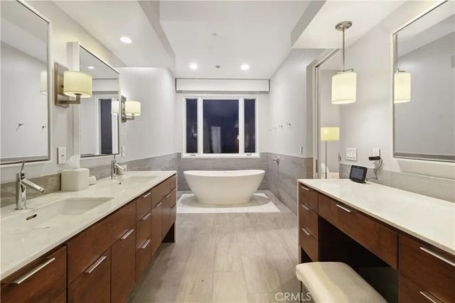 22065 Pacific Coast Hwy 3, Malibu, CA 90265