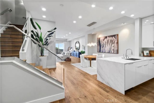 22065 Pacific Coast Hwy 3, Malibu, CA 90265