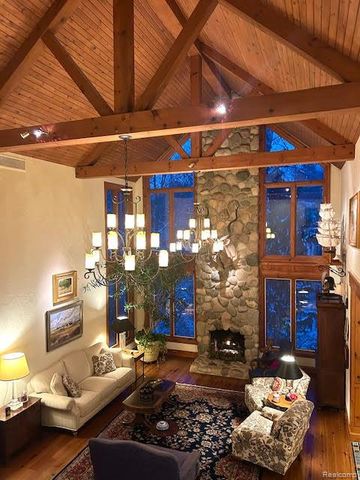 405 Bonnie Brier Street, Birmingham, MI 48009