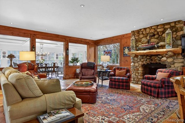 405 Bonnie Brier Street, Birmingham, MI 48009