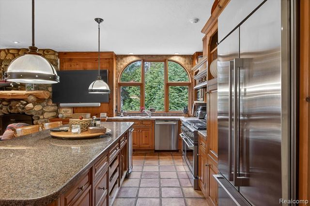 405 Bonnie Brier Street, Birmingham, MI 48009