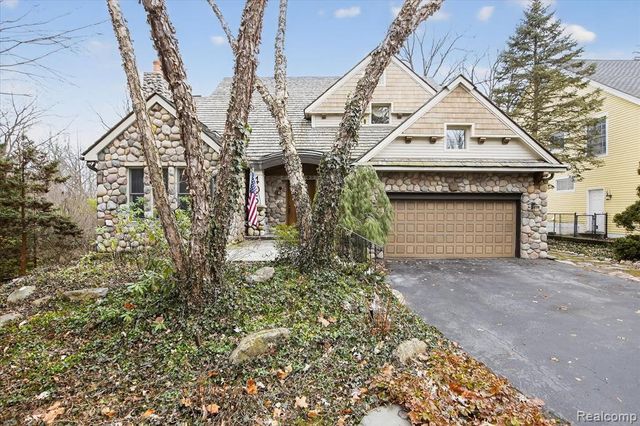 405 Bonnie Brier Street, Birmingham, MI 48009