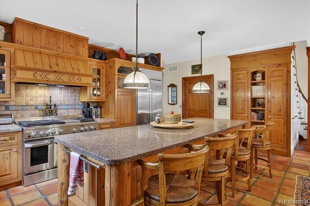 405 Bonnie Brier Street, Birmingham, MI 48009