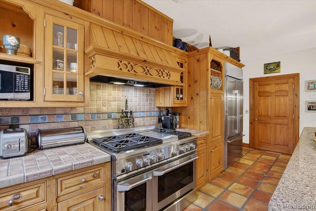 405 Bonnie Brier Street, Birmingham, MI 48009