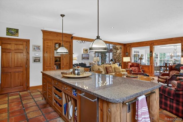 405 Bonnie Brier Street, Birmingham, MI 48009