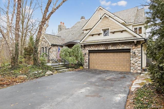 405 Bonnie Brier Street, Birmingham, MI 48009