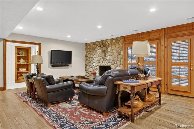 405 Bonnie Brier Street, Birmingham, MI 48009