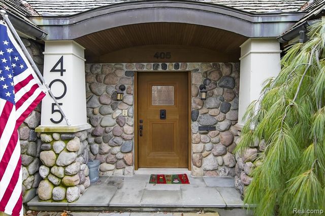 405 Bonnie Brier Street, Birmingham, MI 48009