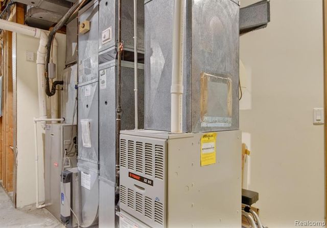 405 Bonnie Brier Street, Birmingham, MI 48009