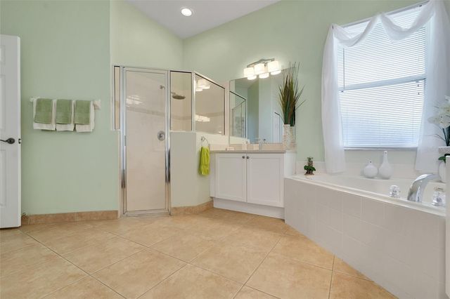 2947 MAJESTIC ISLE DRIVE, Clermont, FL 34711