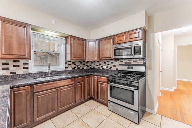 4856 Howard Street, Skokie, IL 60077