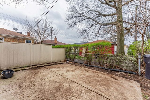 4856 Howard Street, Skokie, IL 60077