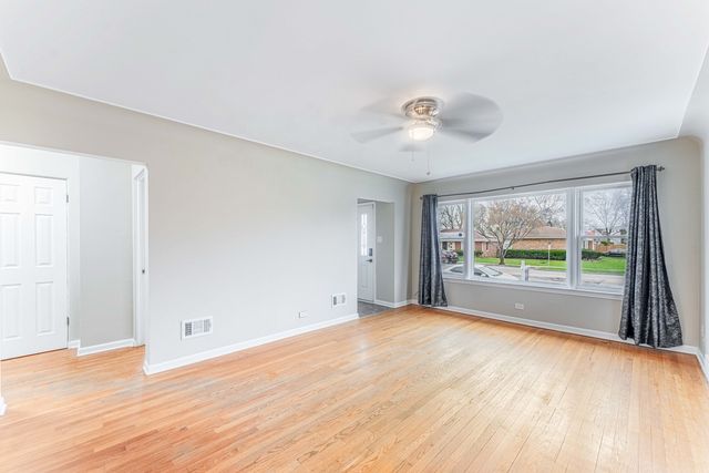 4856 Howard Street, Skokie, IL 60077