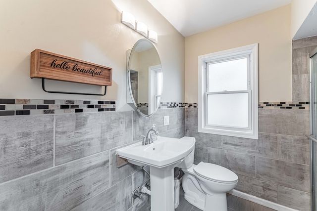 4856 Howard Street, Skokie, IL 60077