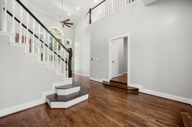 24611 W Kingscrest Circle, Spring, TX 77389