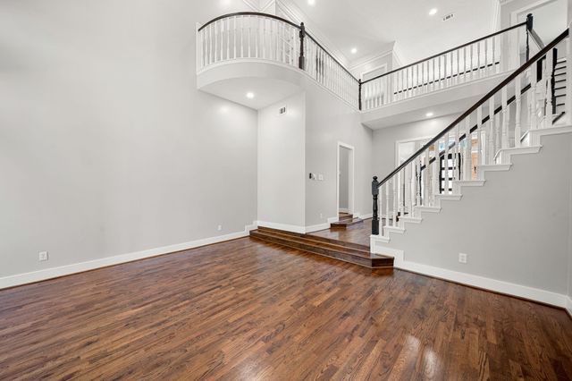 24611 W Kingscrest Circle, Spring, TX 77389