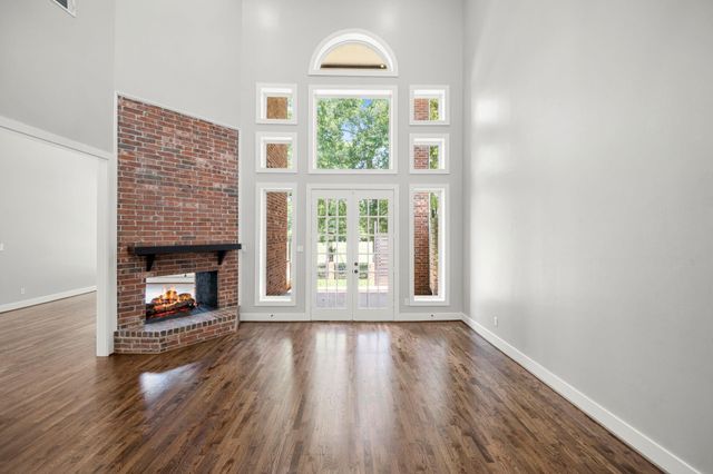 24611 W Kingscrest Circle, Spring, TX 77389