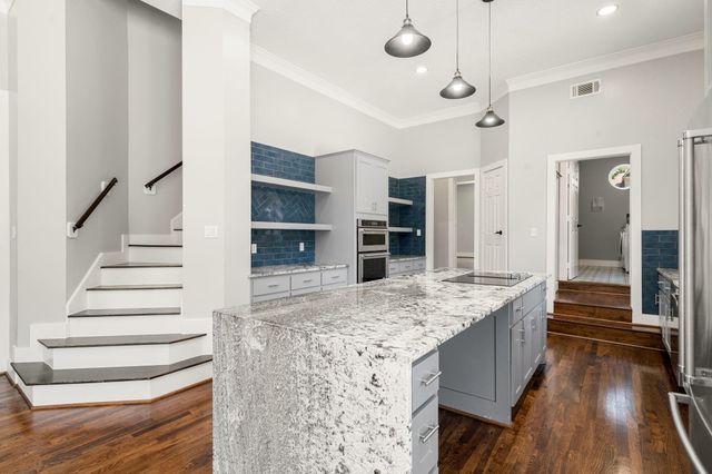 24611 W Kingscrest Circle, Spring, TX 77389