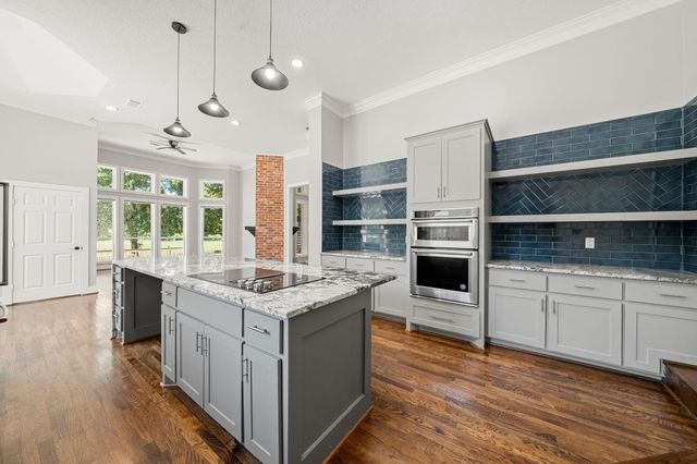 24611 W Kingscrest Circle, Spring, TX 77389