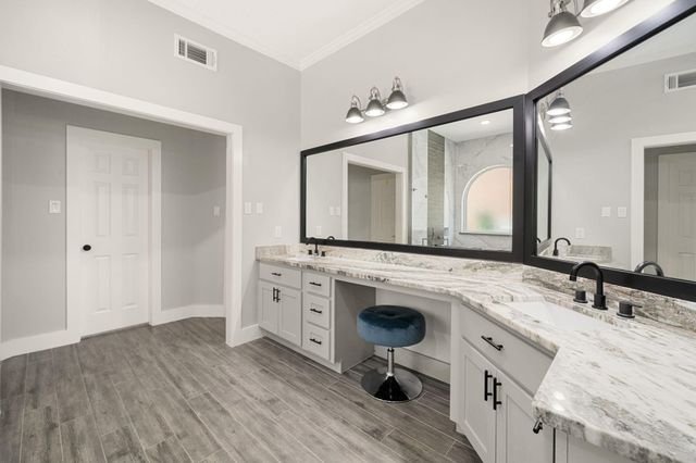24611 W Kingscrest Circle, Spring, TX 77389