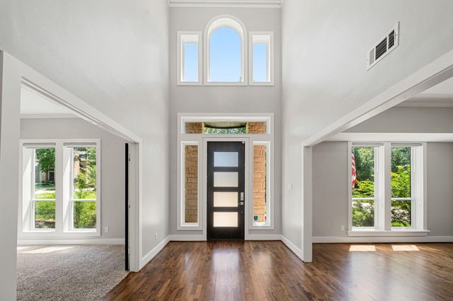 24611 W Kingscrest Circle, Spring, TX 77389