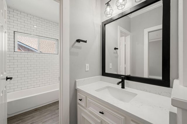 24611 W Kingscrest Circle, Spring, TX 77389