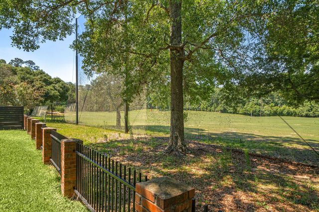 24611 W Kingscrest Circle, Spring, TX 77389