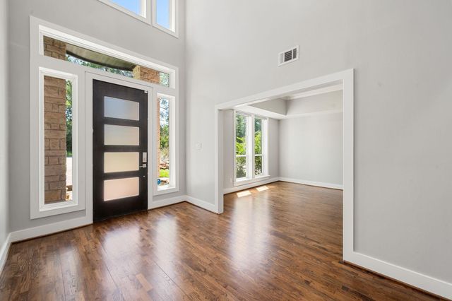 24611 W Kingscrest Circle, Spring, TX 77389