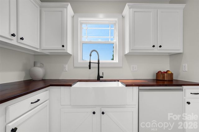 257 Tipton Hill Road, Leicester, NC 28748