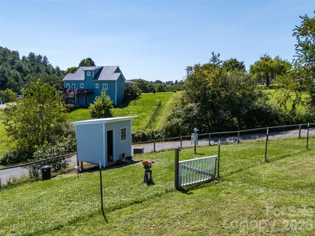 257 Tipton Hill Road, Leicester, NC 28748