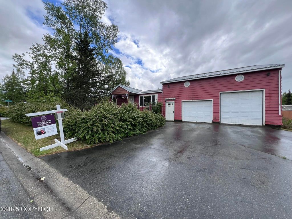 7700 Dover Avenue, Anchorage, AK 99504