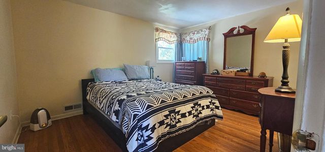 105 HILLSIDE RD, Stratford, NJ 08084