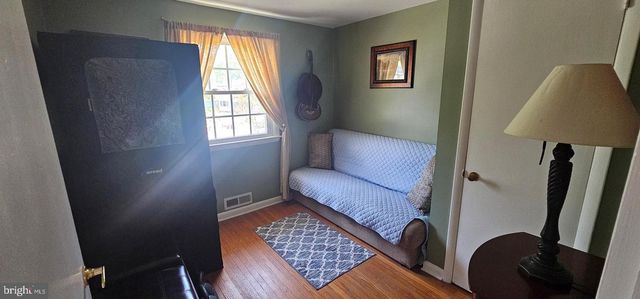 105 HILLSIDE RD, Stratford, NJ 08084