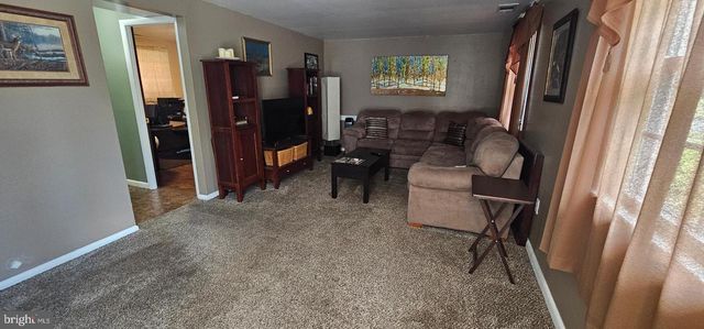 105 HILLSIDE RD, Stratford, NJ 08084