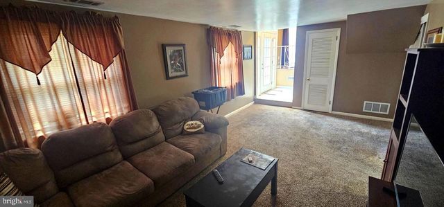 105 HILLSIDE RD, Stratford, NJ 08084