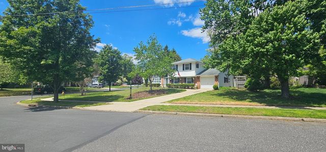 105 HILLSIDE RD, Stratford, NJ 08084