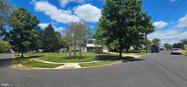 105 HILLSIDE RD, Stratford, NJ 08084