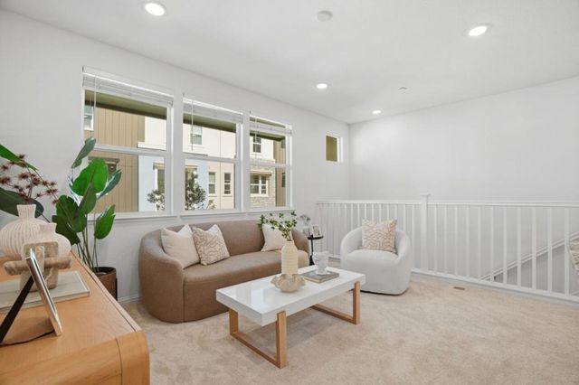 2082 Mahuron Circle, San Jose, CA 95133