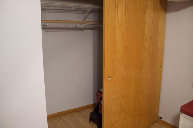 3017 W Ramsey AVENUE, Greenfield, WI 53221