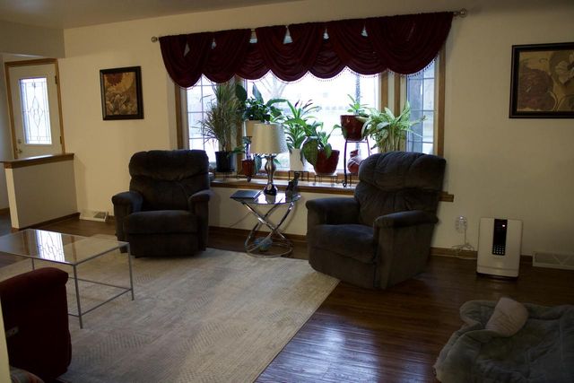 3017 W Ramsey AVENUE, Greenfield, WI 53221