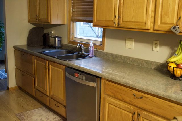 3017 W Ramsey AVENUE, Greenfield, WI 53221