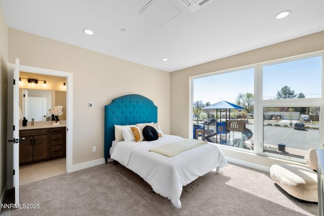 3834 Lakeside Drive 18, Reno, NV 89509