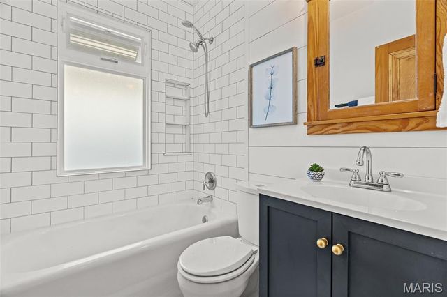 5742 Lansdowne Avenue, St Louis, MO 63109