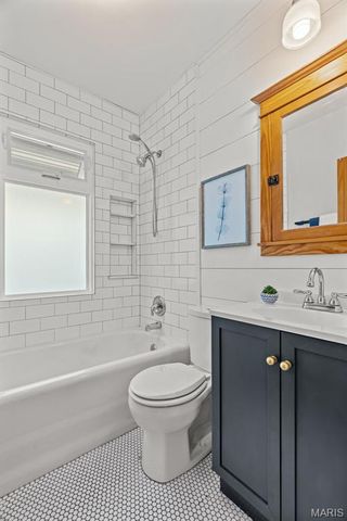 5742 Lansdowne Avenue, St Louis, MO 63109