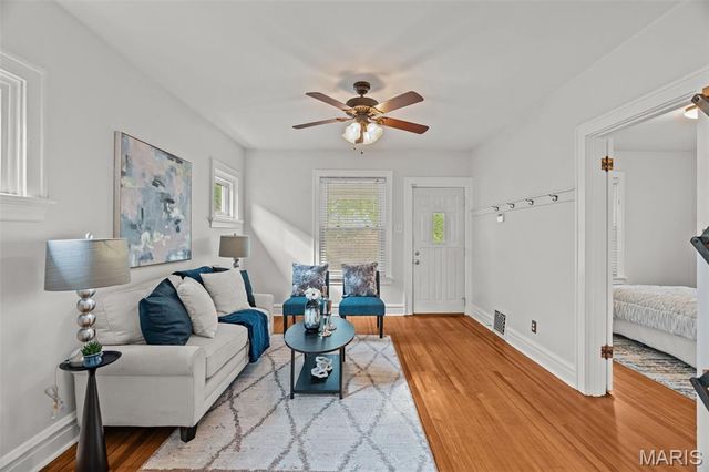 5742 Lansdowne Avenue, St Louis, MO 63109