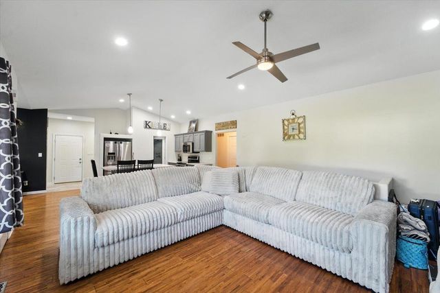 127 Doyle Avenue, Evansdale, IA 50707