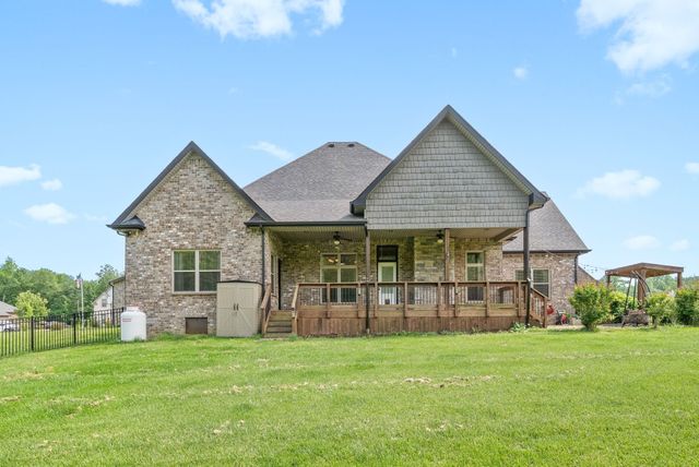 1161 Reda Dr, Clarksville, TN 37042