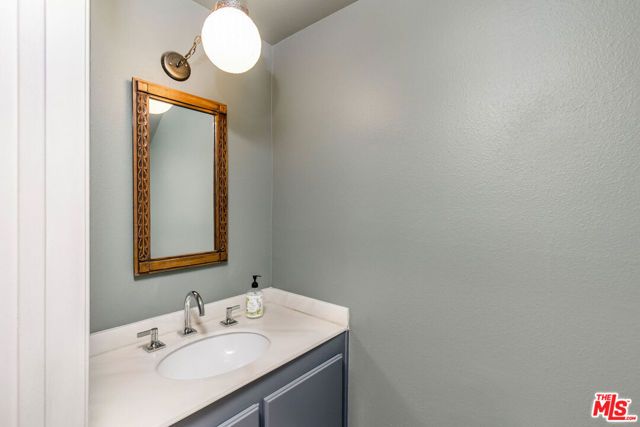31 Village, Santa Monica, CA 90405